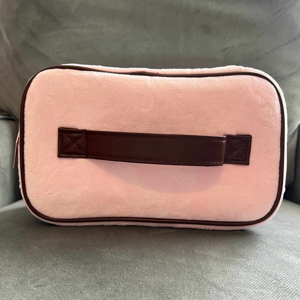 NWT! Juicy Couture Travel Comestic Bag - Picture 3 of 10